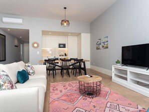Living area - Porto XL 2 | Spacious apartment in the city centre 6 pax (Porto)