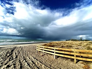 Beach nearby, sun-loungers, beach towels