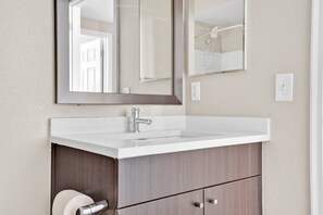 Hair dryer, towels - Ideal Sunnyvale 1BR w/ Pool, W/D, Gym, near 101 & 237, by Blueground (Sunnyvale)