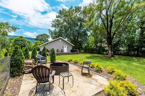 Terrace/patio - Fenced yard - Dogs - 1 mile The Venue - 10 min to Chattanooga-Lookout Mountain (Chattanooga)