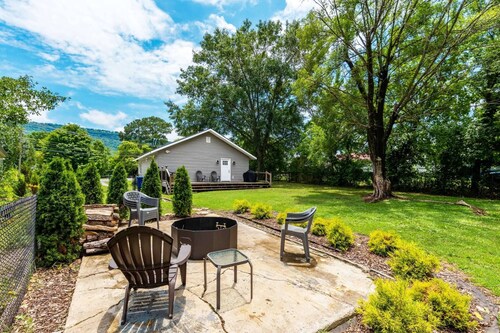 Fenced yard - Dogs - 1 mile The Venue - 10 min to Chattanooga-Lookout Mountain