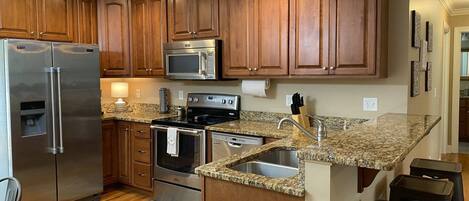 Fridge, microwave, stovetop, dishwasher