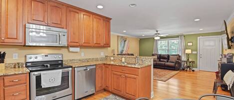 Fridge, microwave, stovetop, dishwasher