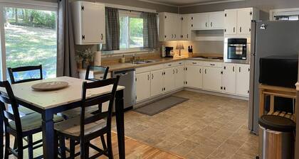 Fenced yard - 10 minutes to Downtown-Lookout Mountain-hiking-biking-hang gliding