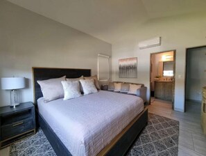 3 slaapkamers, een kluis op de kamer, een strijkplank/strijkijzer
