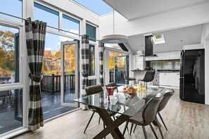 Dining - Sterridge Lodge, Kentisbury Grange (Barnstaple)