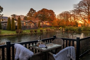 Outdoor dining - Sterridge Lodge, Kentisbury Grange (Barnstaple)