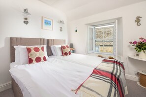 2 habitaciones, tabla de planchar con plancha, internet y ropa de cama 