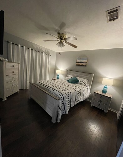 Home in Groves