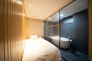 Bathroom - H Avenue Hotel Yeocksam (Seoul)