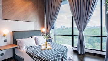 City Apartment | 2 bedrooms, soundproofing, iron/ironing board, free WiFi