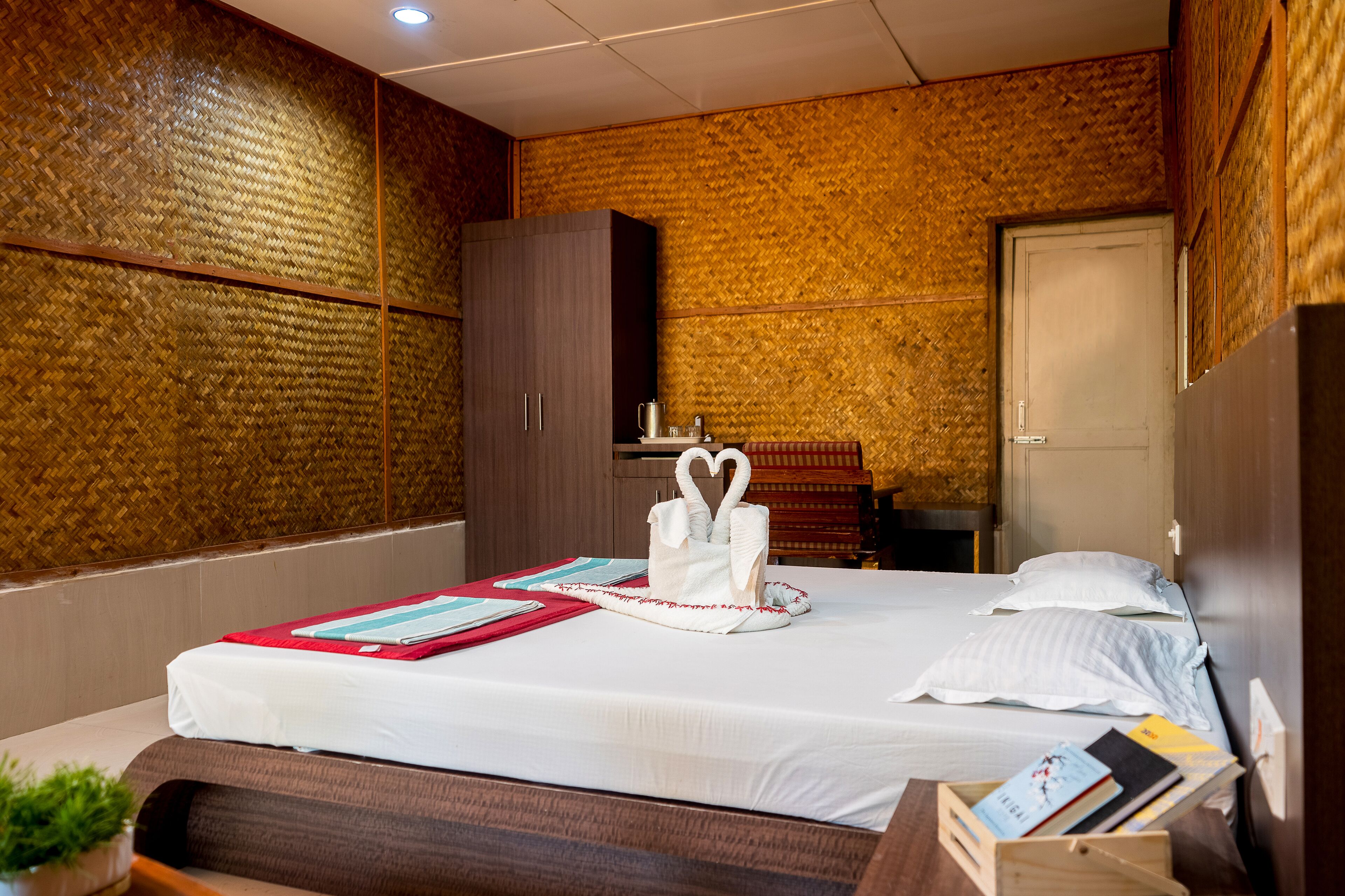 Deluxe Double Room | Bed sheets