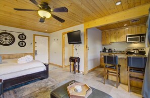 1 bedroom, iron/ironing board, WiFi (free), bed sheets - Treasure Mountain Inn - On Main Street - Studio (Park City)