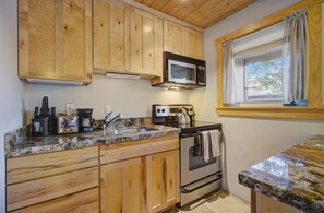 Private kitchen - Treasure Mountain Inn - On Main Street - Studio (Park City)
