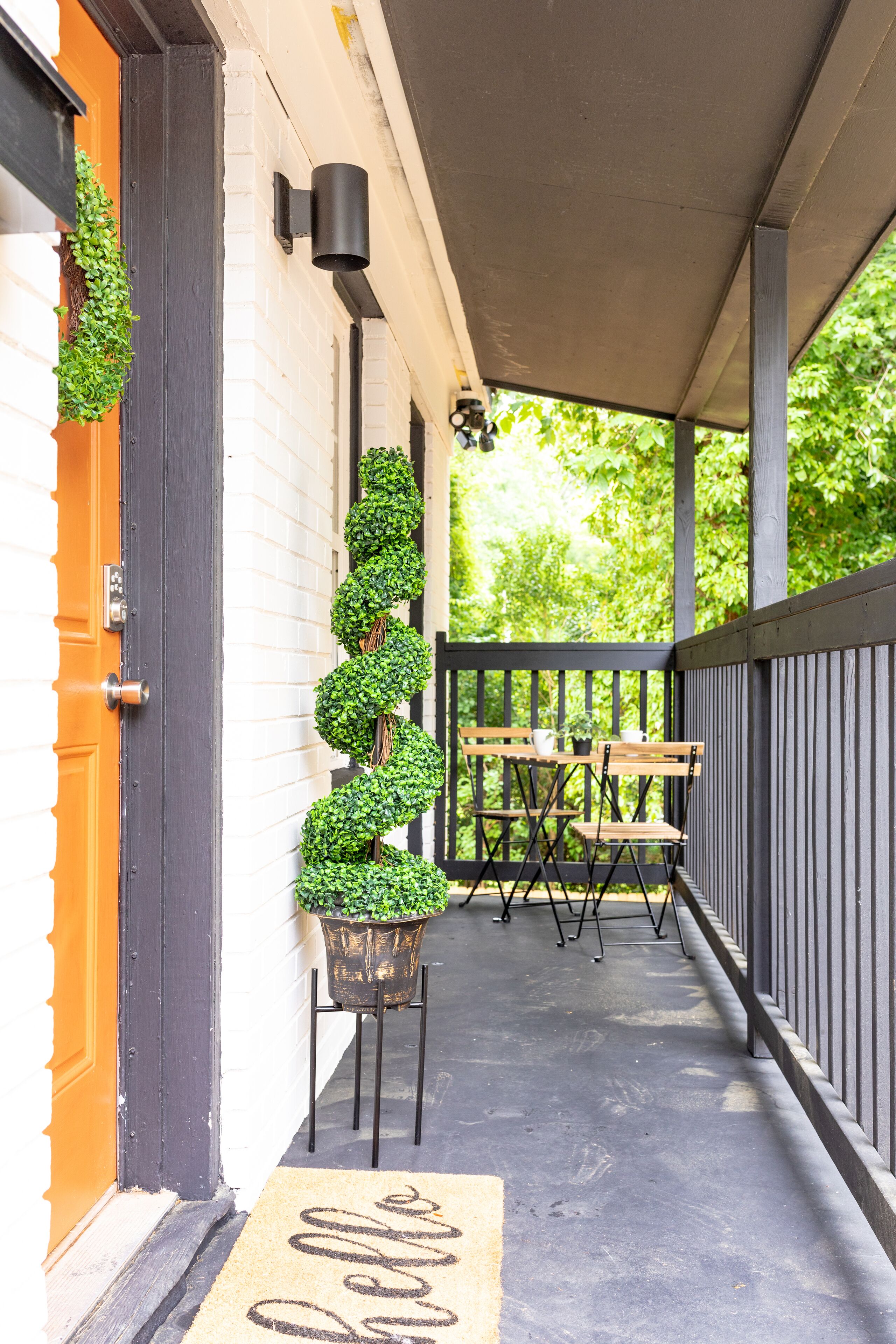 Elegant and Bright  with Huge Backyard with Pergola 