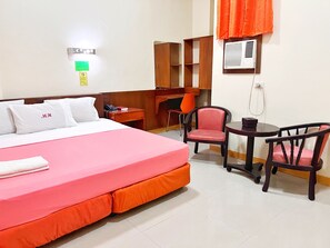 Executive Room | Desk, laptop workspace, free WiFi - MH Metro Hotel (Cagayan de Oro)