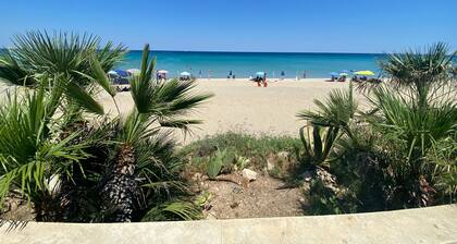 The House on the Beach: Dimora Elma