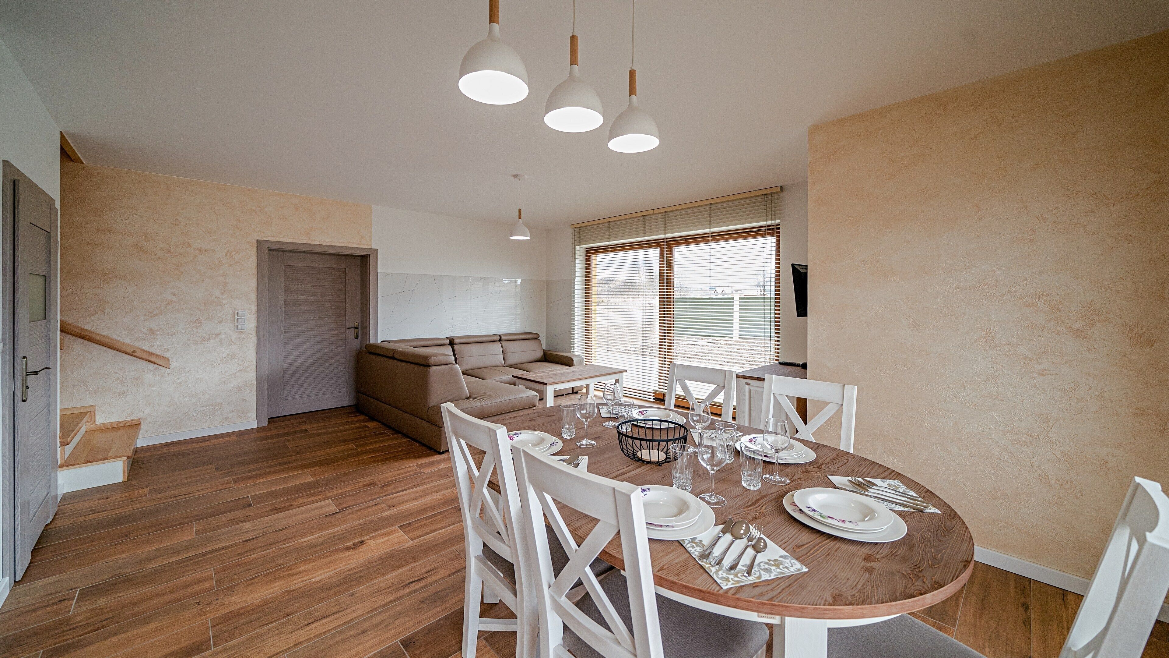 公寓 (1) | 起居区 | 等离子电视