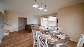 公寓 (1) | 起居区 | 等离子电视