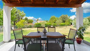 Outdoor dining - House 2177/55666 (Istria - Pula), 2500m from the beach (Pula)