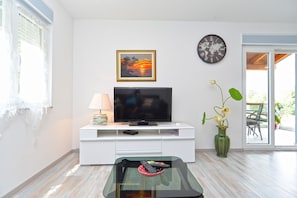 TV - House 2177/55666 (Istria - Pula), 2500m from the beach (Pula)
