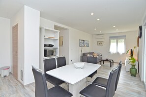 Dining - House 2177/55666 (Istria - Pula), 2500m from the beach (Pula)