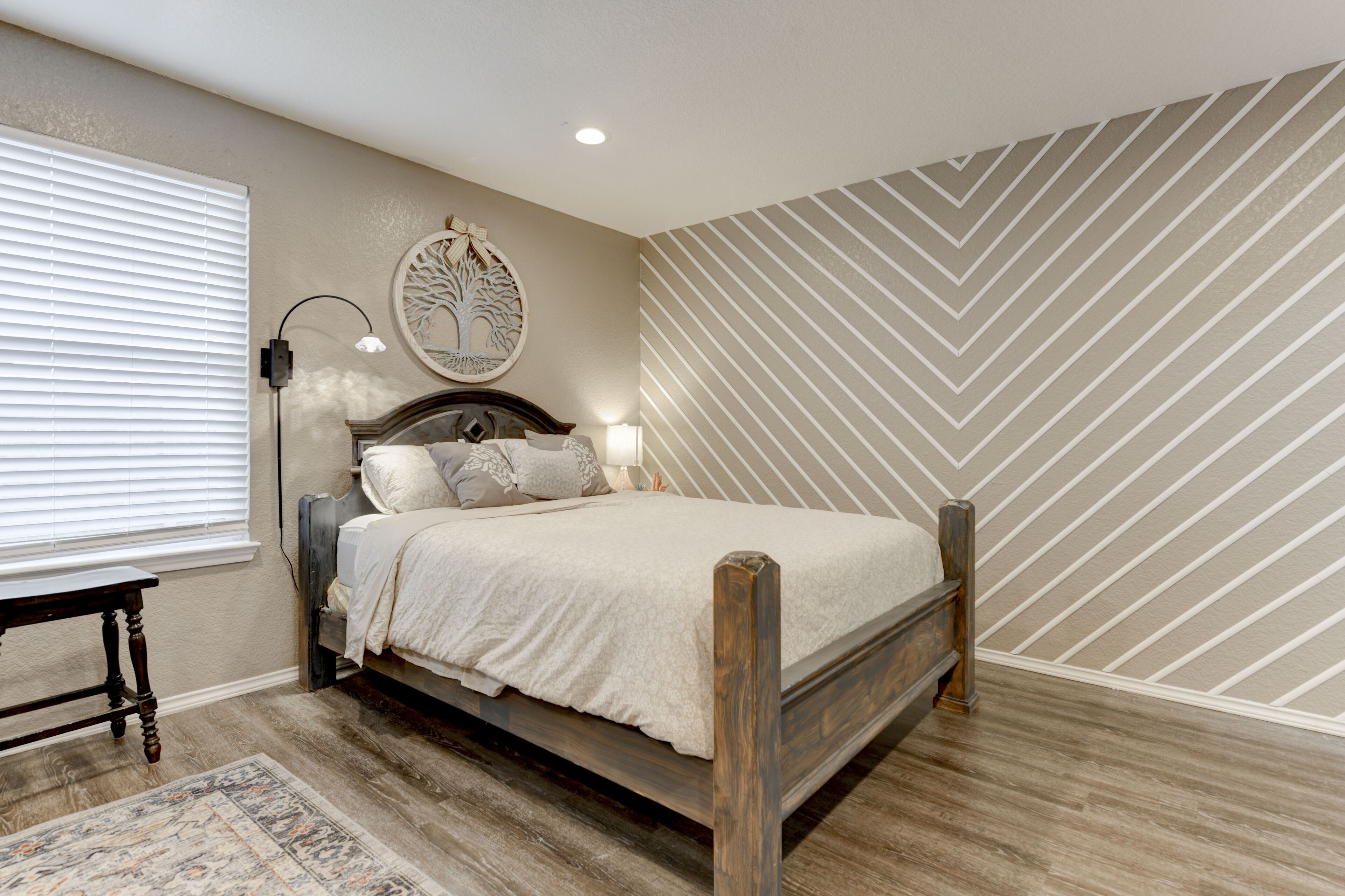 5 habitaciones, escritorio, tabla de planchar con plancha y wifi gratis 