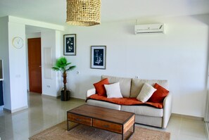 TV - Sunset on lagoon from the terrace (Marigot)