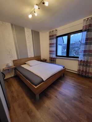 2 slaapkamers, gratis wifi, beddengoed, rolstoeltoegankelijk