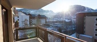Renovated apartment at slopes, 6 people, free wifi, pets allowed