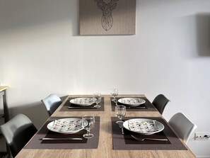 Dining - Renovated apartment, South balcony, Pets allowed, Optional parking (Flaine)