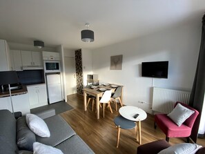 TV - Renovated apartment, South balcony, Pets allowed, Optional parking (Flaine)