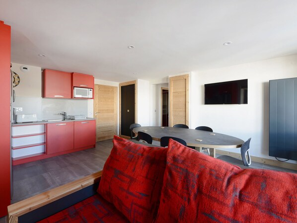 Interior - Spacious Apartment Near Slopes with Wellness Area (La Plagne Montchavin Les Coches)