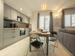 Fridge, microwave, oven, stovetop - ZEN&COSY#PARKING#WIFI#NETFLIX#STATION#SLEEPNTRIP (Béziers)