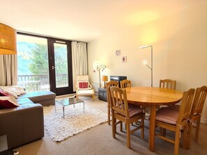 TV - Bright apartment at the foot of the slopes with free WIFI (Flaine)