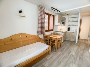 1 bedroom, WiFi - Spacious ski-in/ski-out apartment with balcony for 6 guests (Tignes)