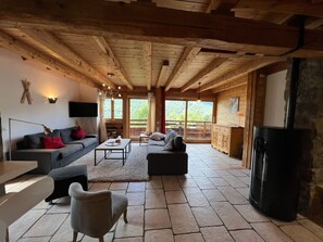Téléviseur, foyer