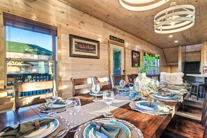 Familien-Ferienhütte | Esszimmer