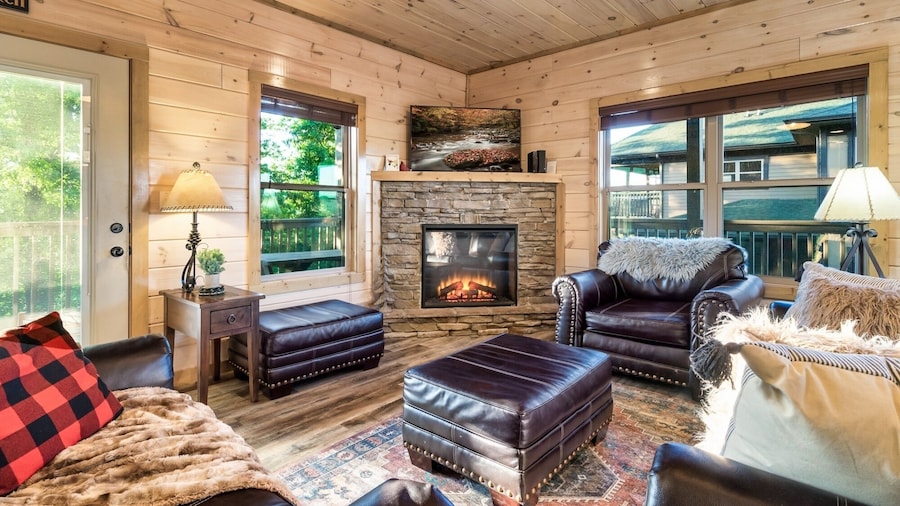 Hummingbird Hill Vista- Pool HotTub View