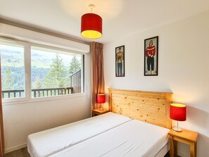 2 bedrooms
