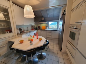 Fridge, microwave, dishwasher