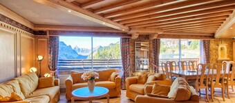 Spacious apartment with sauna and large terrace, for 10 people