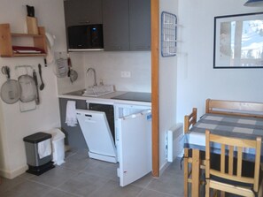 Frigorifero, microonde, forno, lavastoviglie