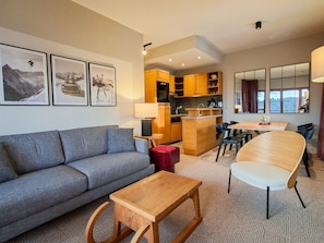 TV - Spacious apartment, ski-in/ski-out, pool, spa (Flaine)