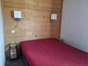 1 bedroom - Renovated 2-room apartment in center, balcony, pets allowed (Plagne Bellecôte)