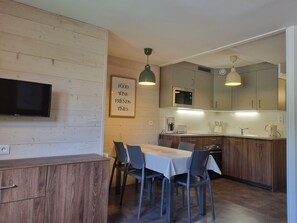 Dining - Renovated 2-room apartment in center, balcony, pets allowed (Plagne Bellecôte)