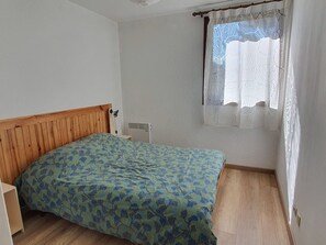 2 bedrooms