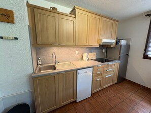 Kühlschrank, Mikrowelle, Geschirrspüler