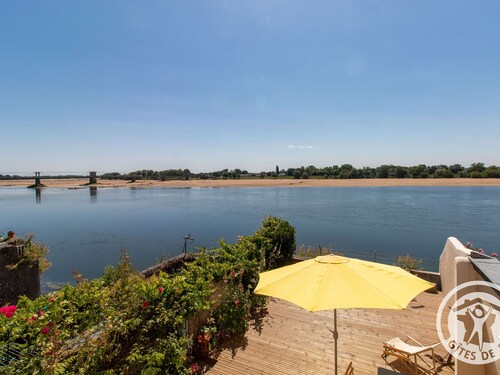 Authentic 3-Level House with Terrace and Loire View