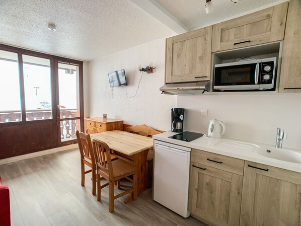 Fridge, microwave, coffee/tea maker, toaster
